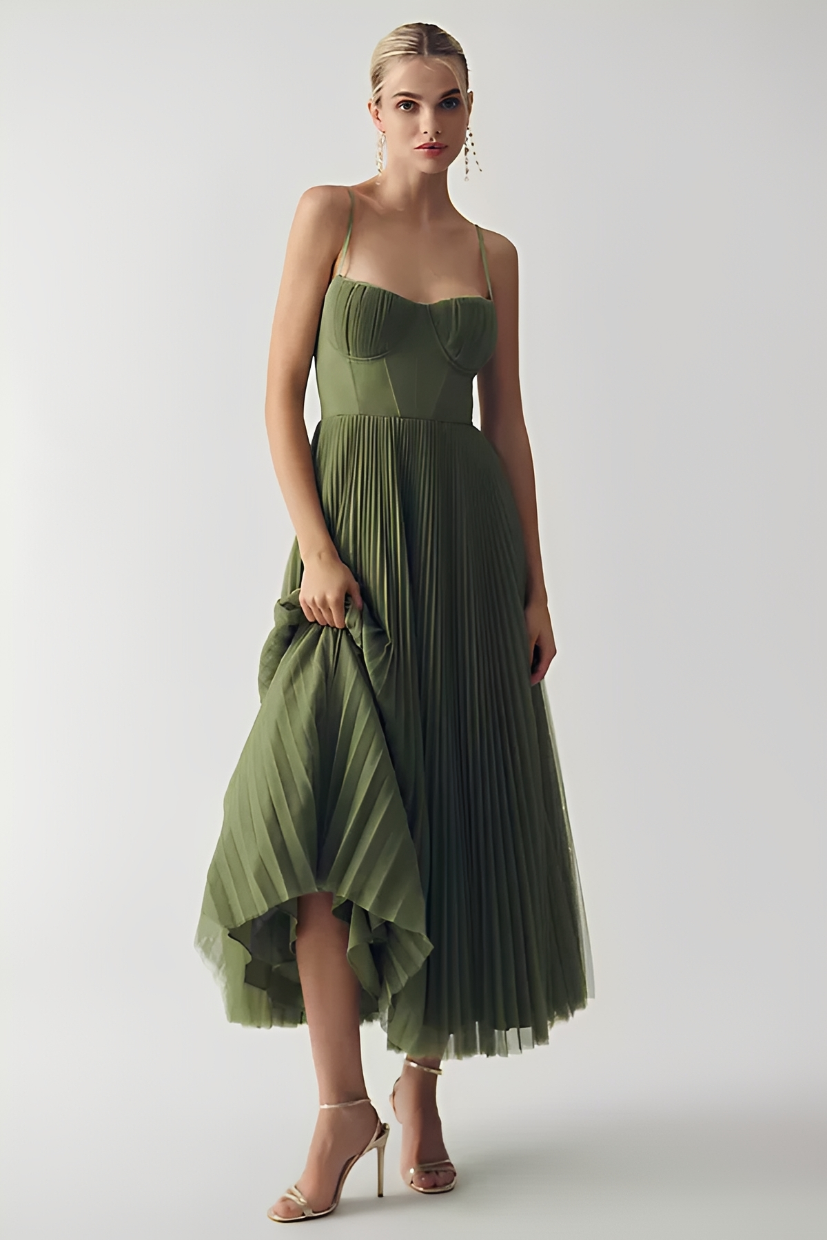 Lumira - Modna i Elegancka Sukienka