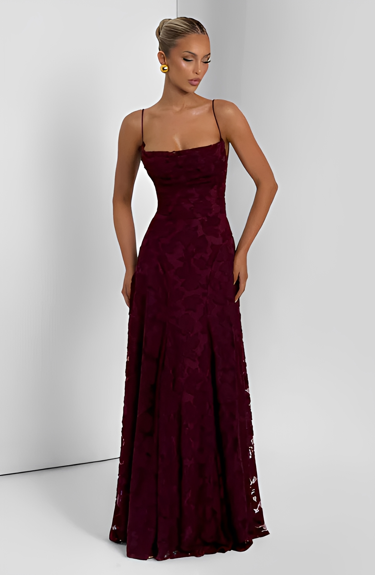 Francisa - Elegancka i Stylowa Suknia Maxi