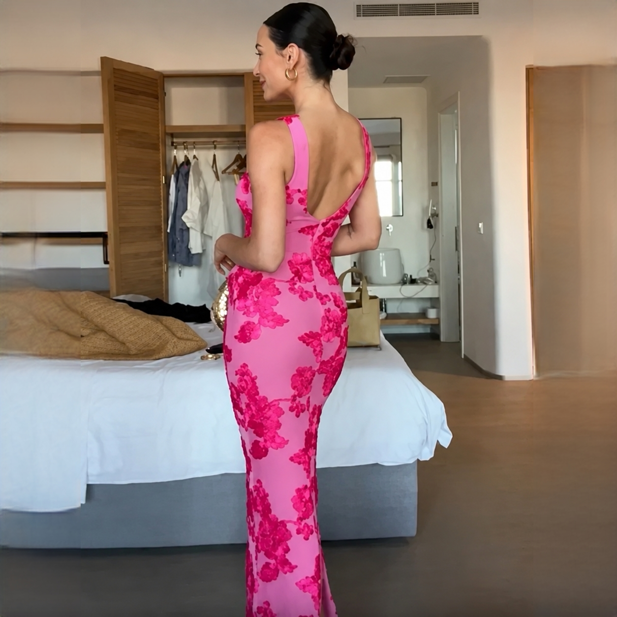 Genecia - Elegancka Zwiewna Sukienka Maxi