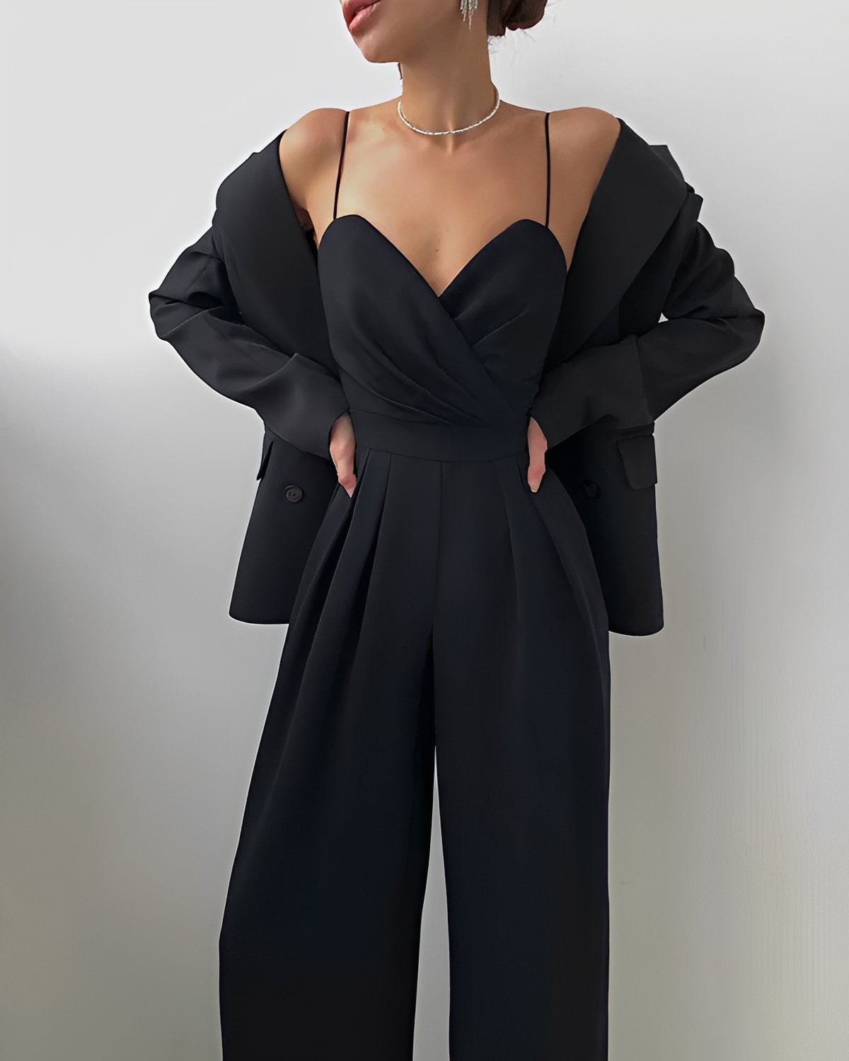 Rebecca - Szykowny i Elegancki Kombinezon