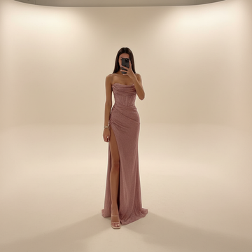 Monique - Elegancka maxi sukienka z rozcięciem