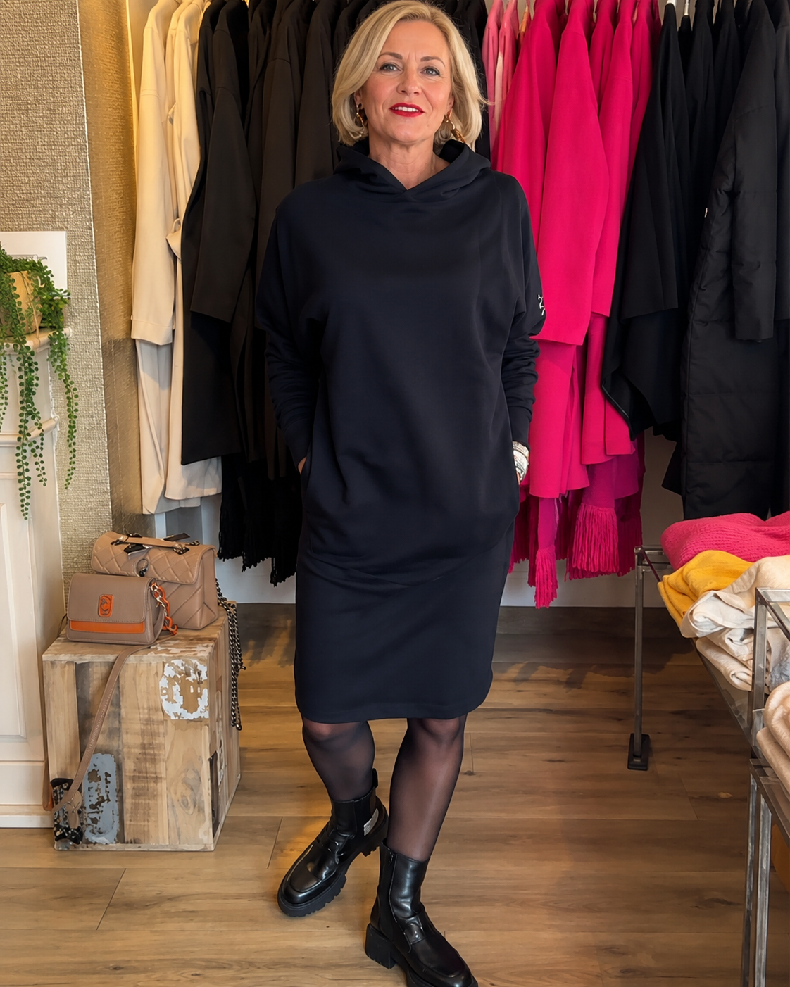 Annette - Stylowa sukienka z kapturem
