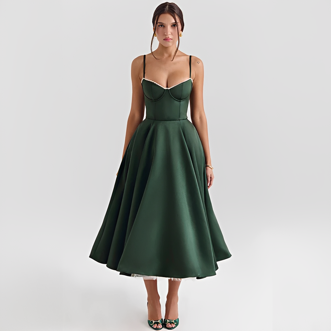 Zendaya - Elegancka Sukienka z Dwiema Warstwami