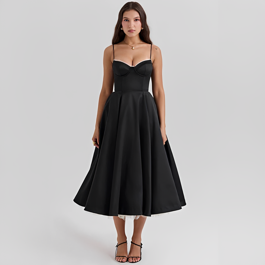 Zendaya - Elegancka Sukienka z Dwiema Warstwami