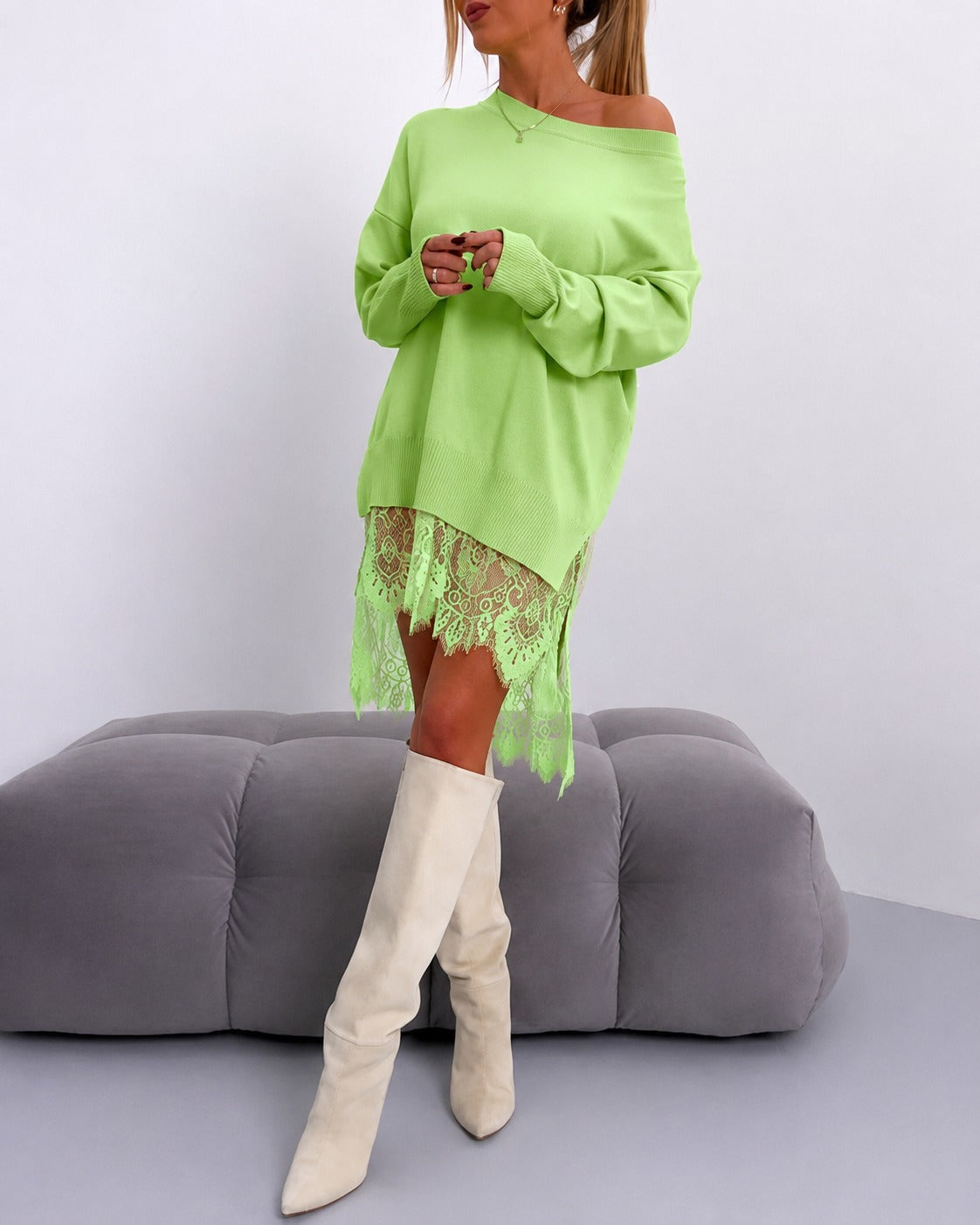 Eleanor - Stylowa Sukienka z Odkrytymi Ramionami