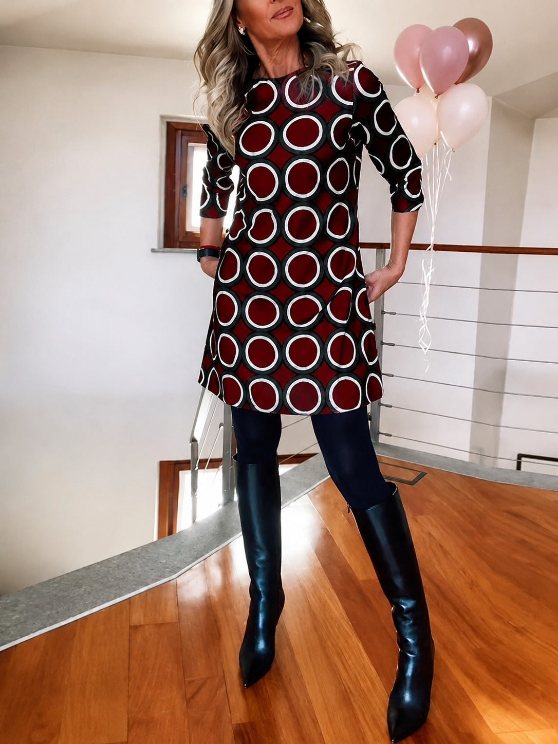 Daniela - Elegancka Sukienka z Połowicznym Rękawem