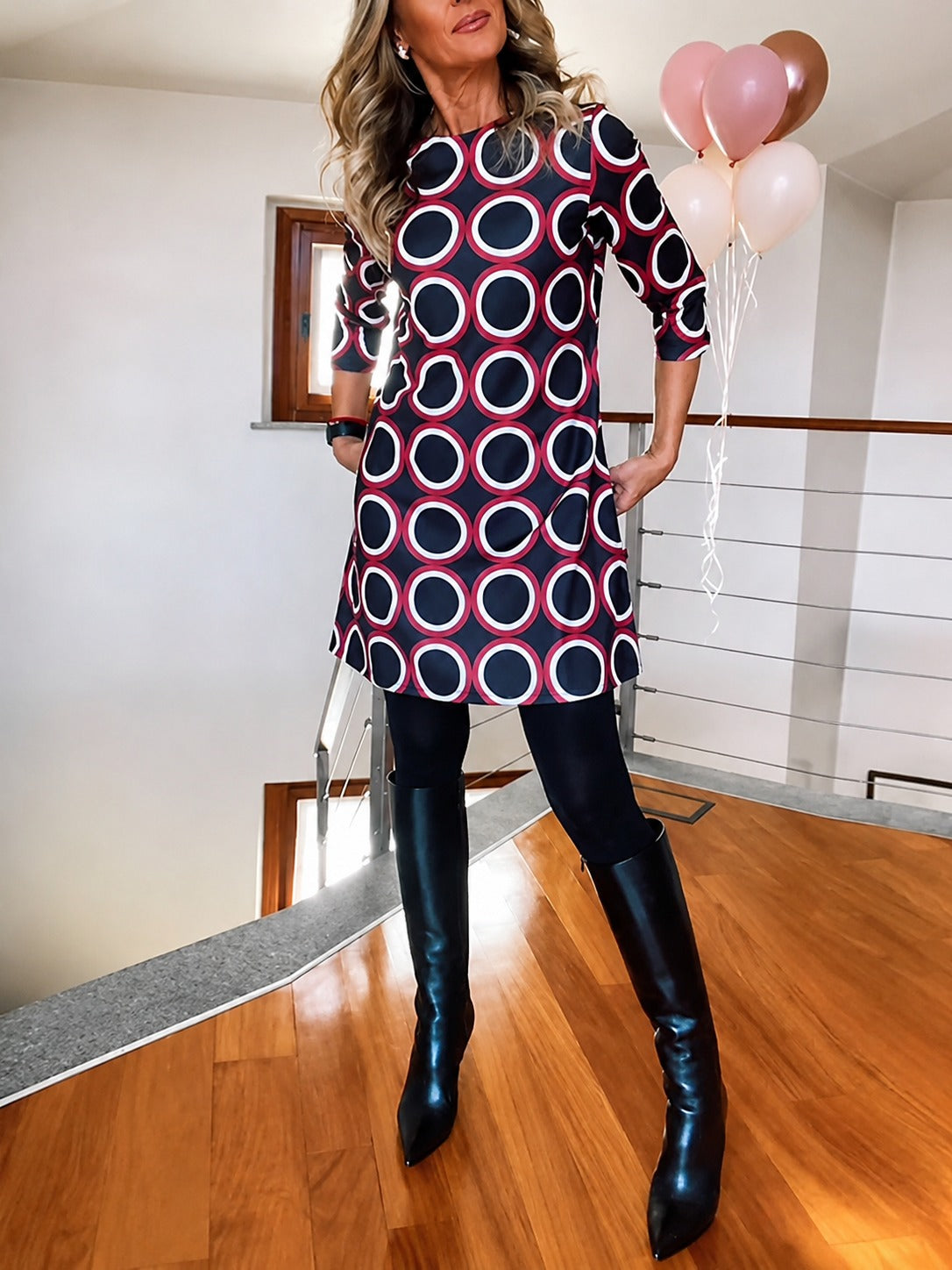 Daniela - Elegancka Sukienka z Połowicznym Rękawem