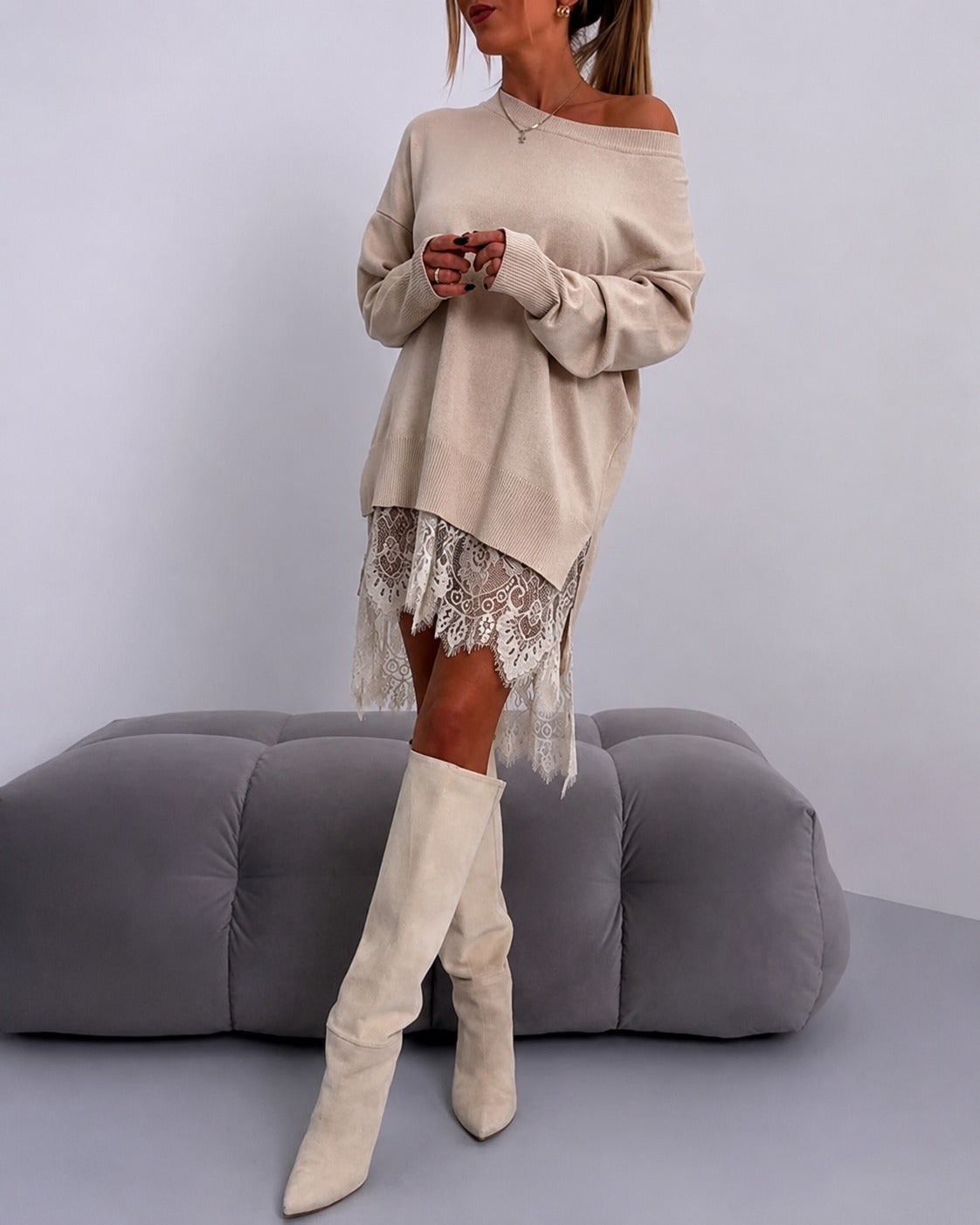 Eleanor - Stylowa Sukienka z Odkrytymi Ramionami