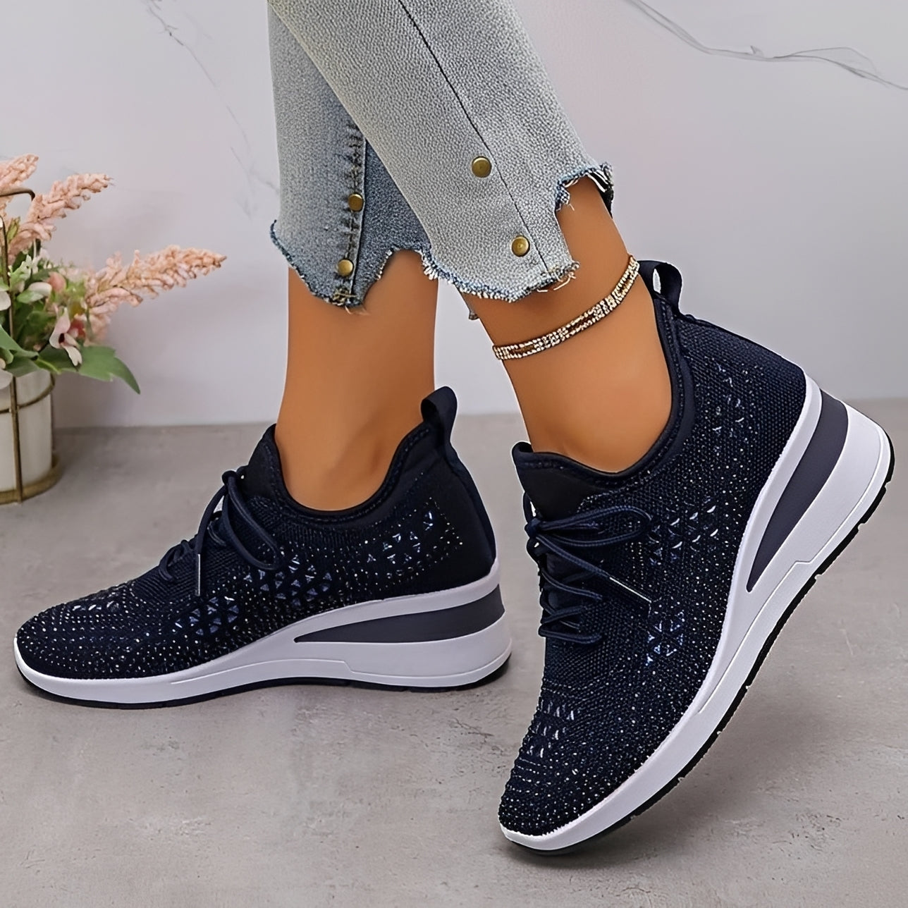 Elodie - Nowoczesne Wygodne Sneakersy z Kryształowymi Elementami