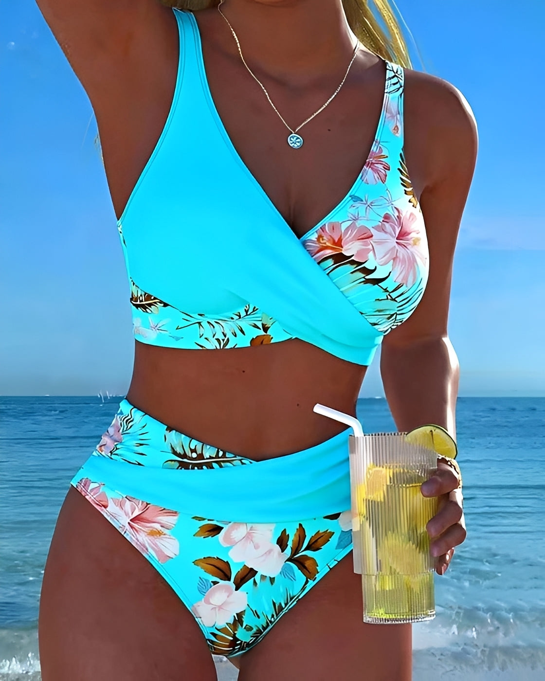 Eleri - Nowoczesne bikini w kwiaty