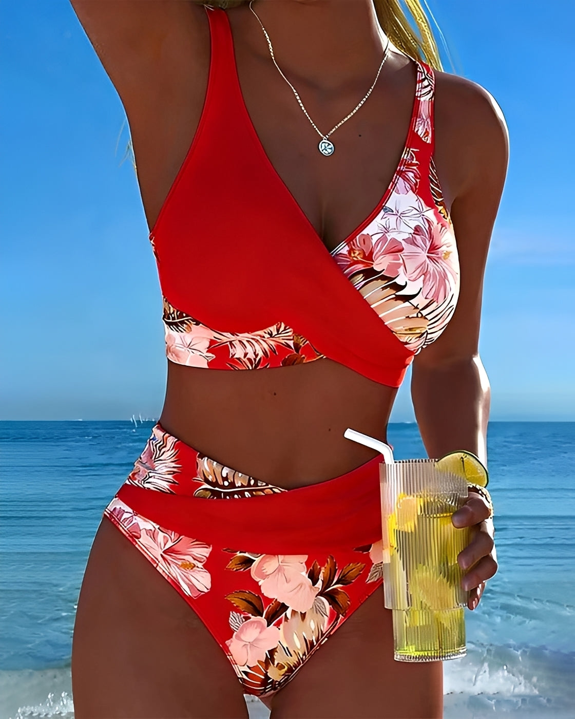 Eleri - Nowoczesne bikini w kwiaty