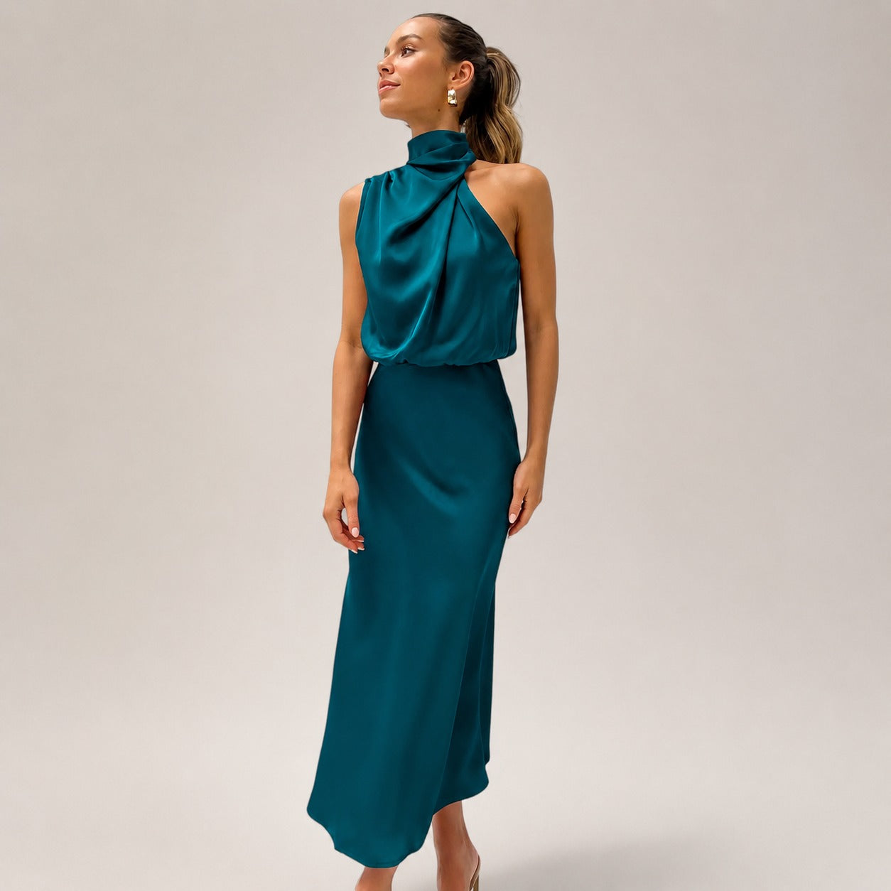 Lillie - Elegancka sukienka z dekoltem typu halter