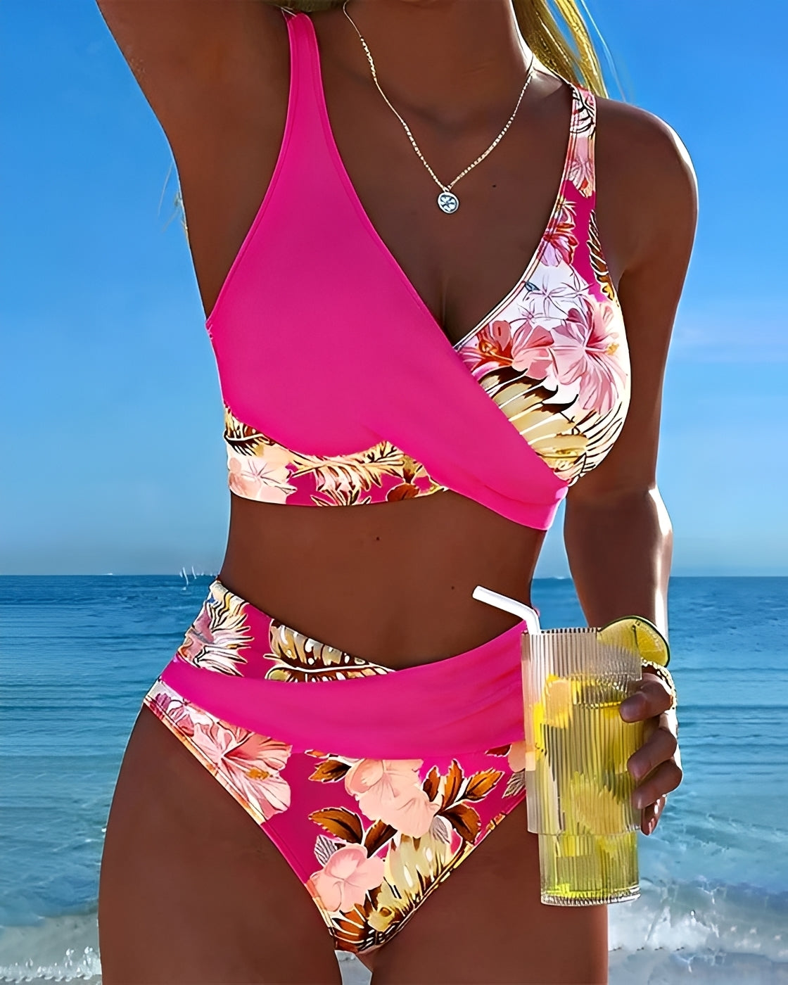 Eleri - Nowoczesne bikini w kwiaty