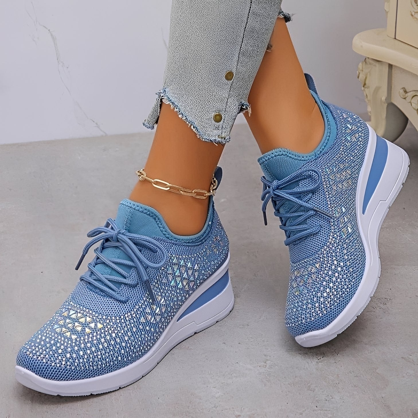 Elodie - Nowoczesne Wygodne Sneakersy z Kryształowymi Elementami