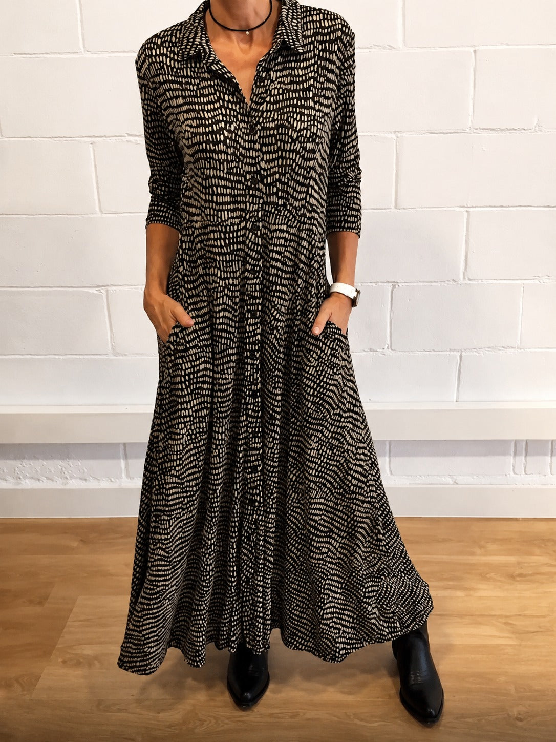 Salma - Elegancka Sukienka z Praktycznymi Kieszeniami