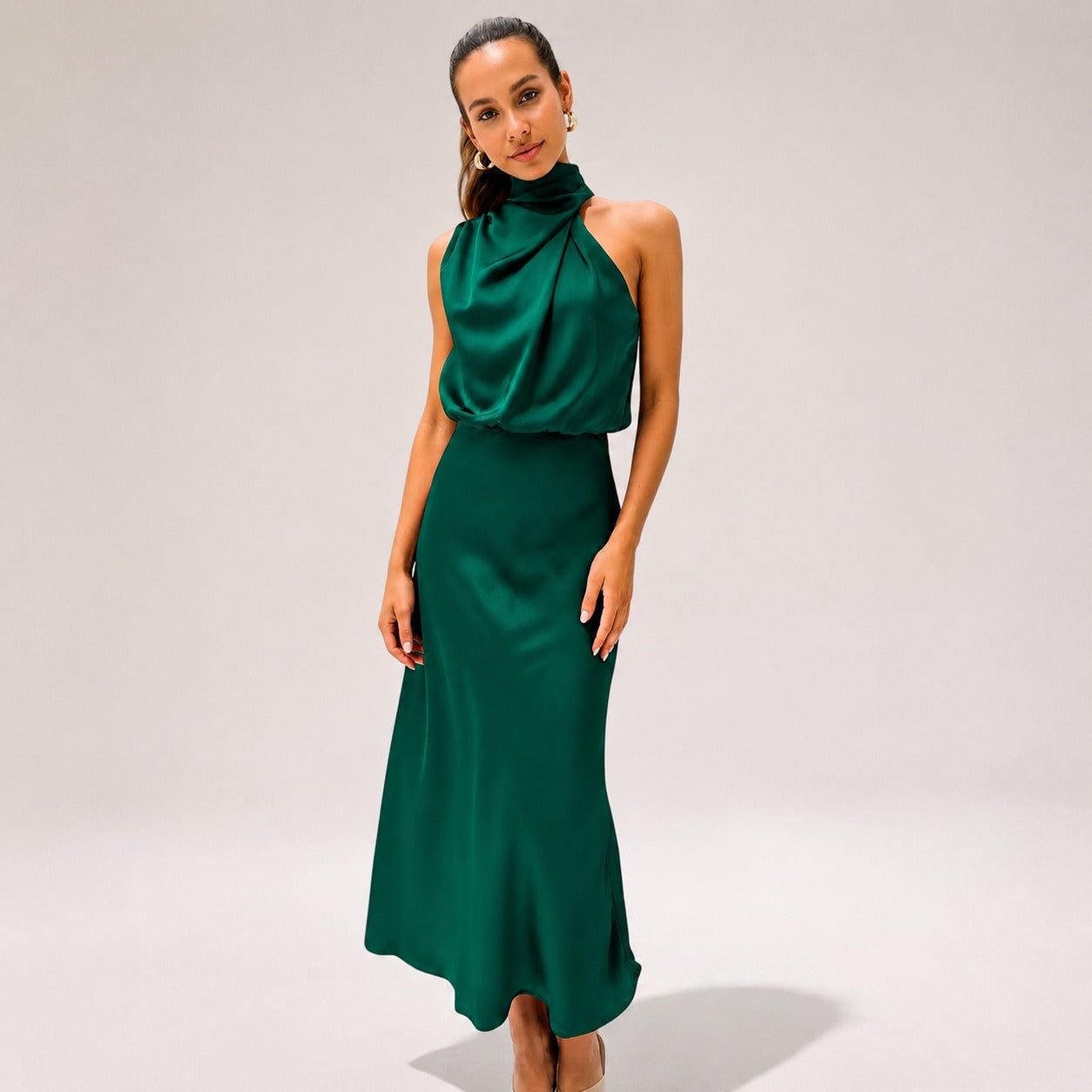 Lillie - Elegancka sukienka z dekoltem typu halter