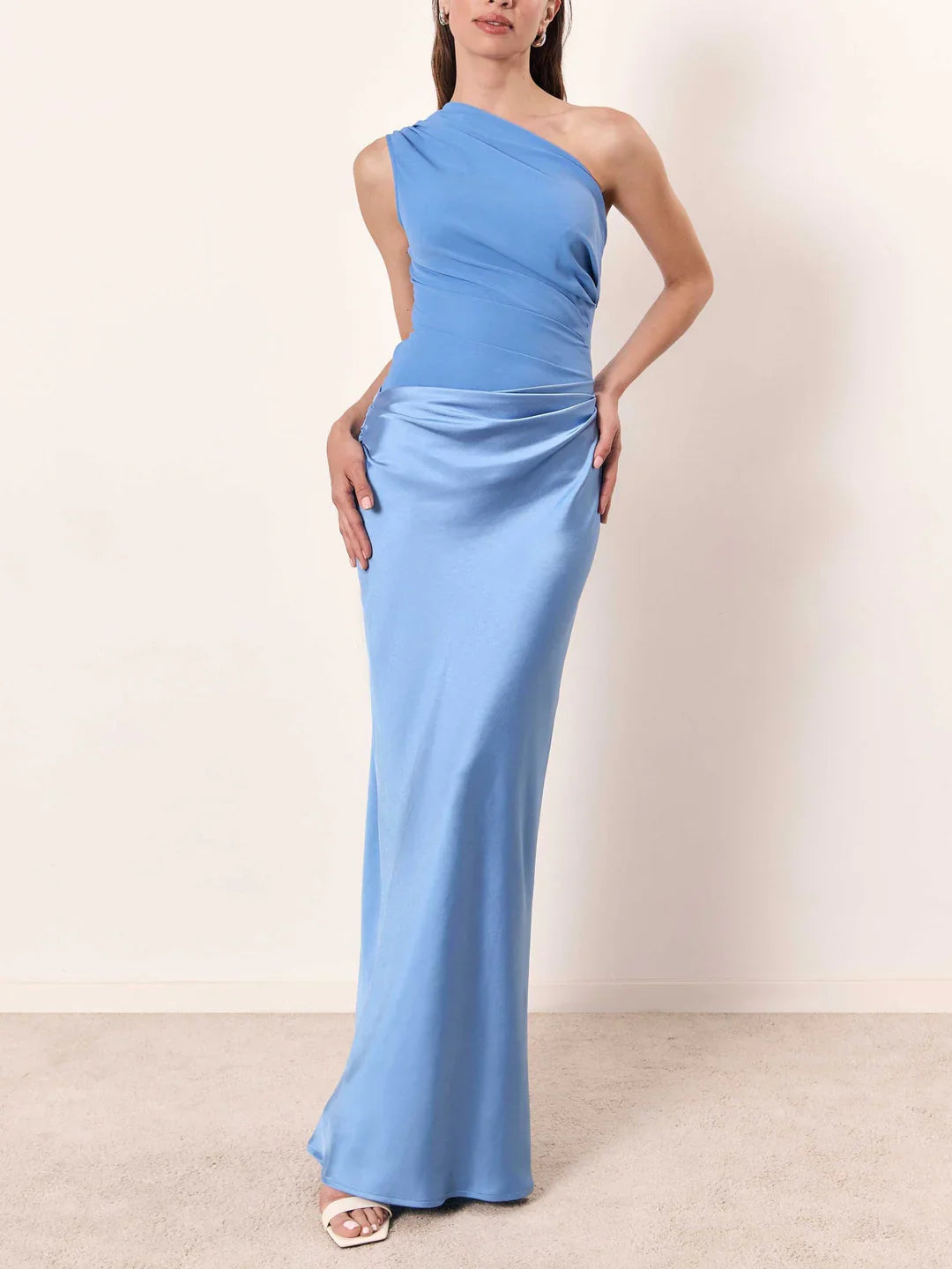 Anita- Elegancka maxi sukienka na jedno ramię