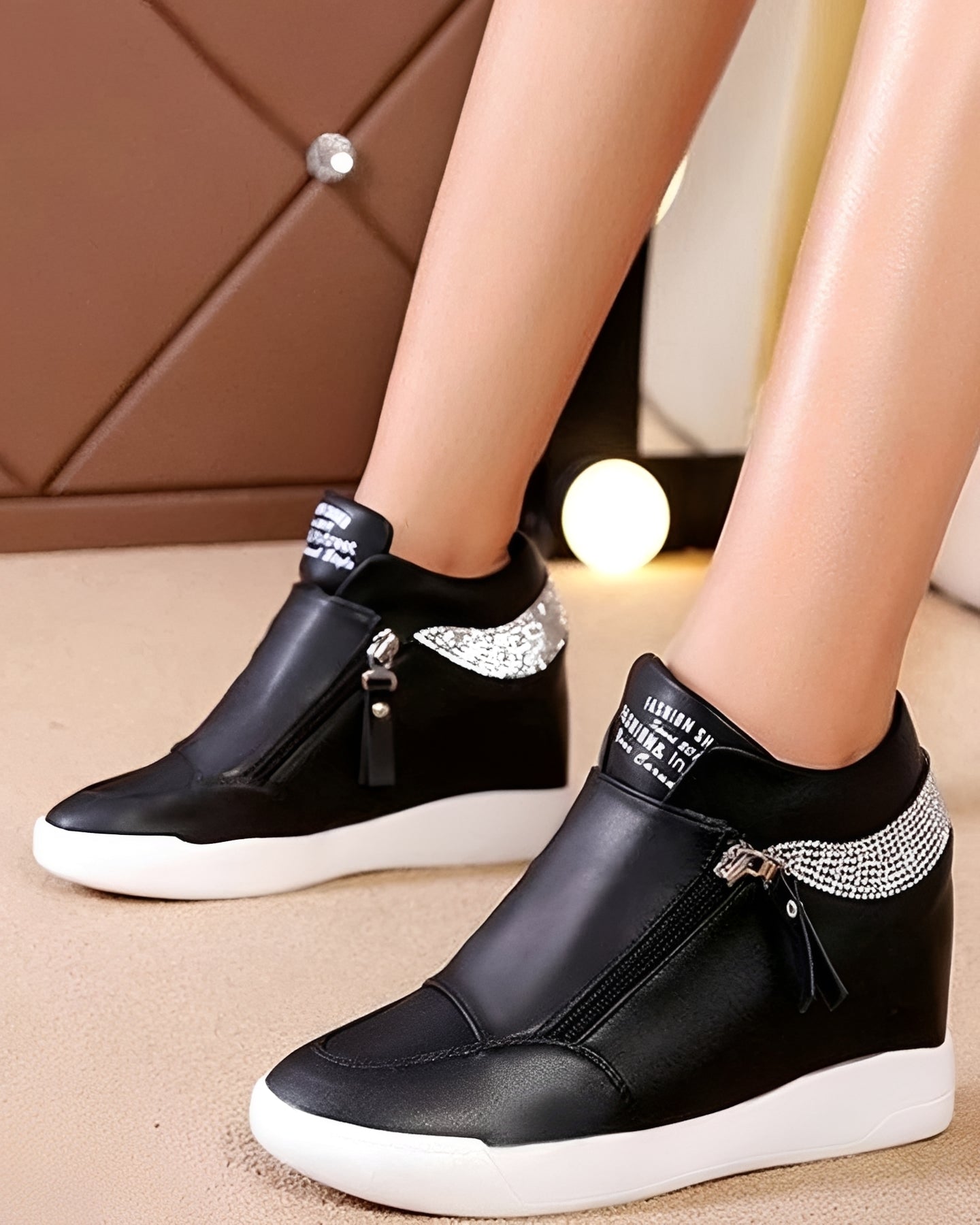 Vanessa - Nowoczesne Wysokie Buty na Koturnie