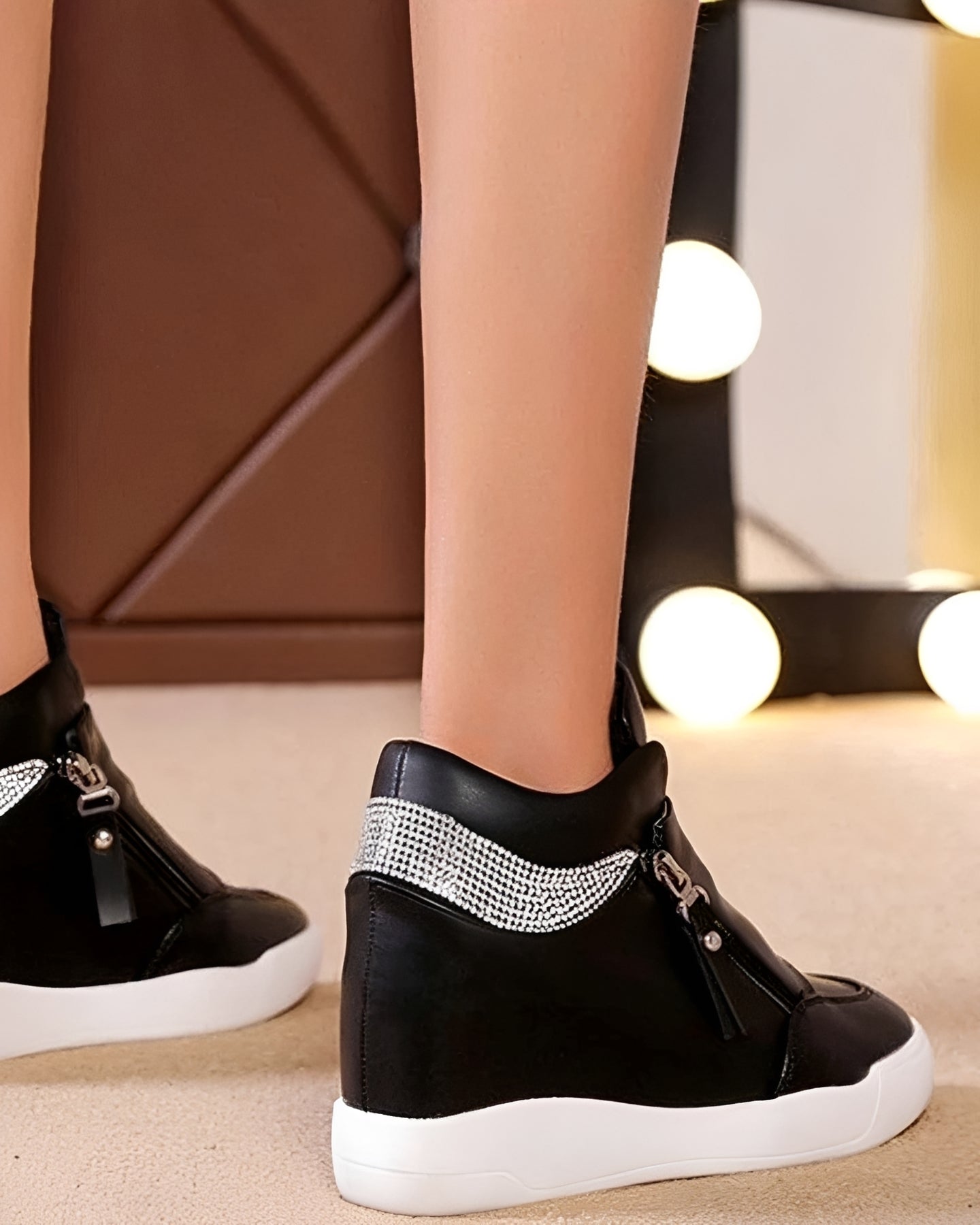 Vanessa - Nowoczesne Wysokie Buty na Koturnie